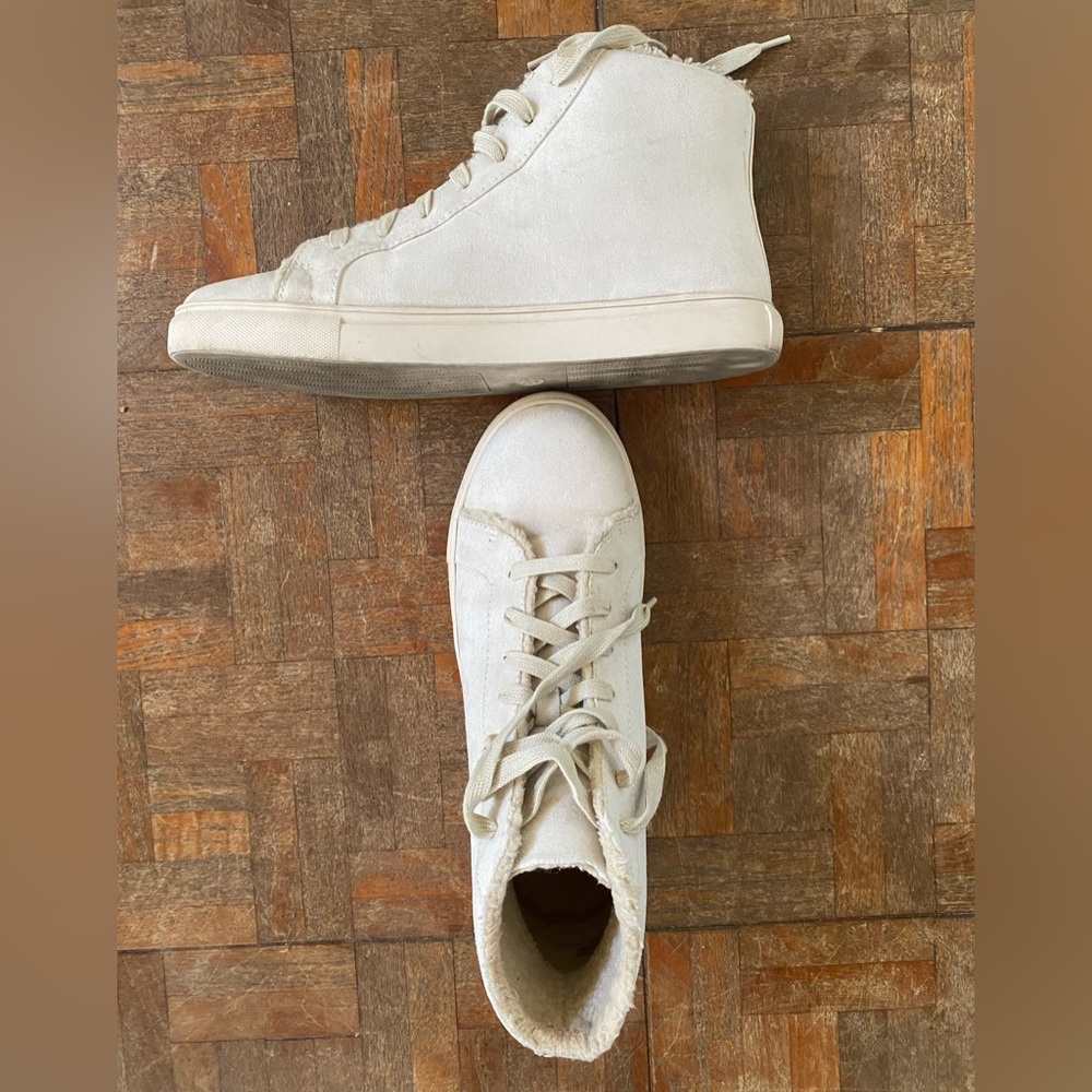 High Top Sneakers with Faux Fur Lining